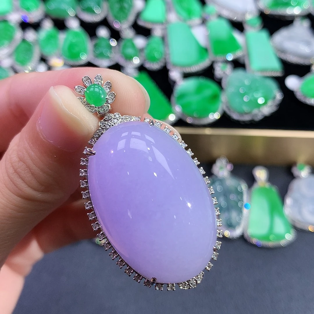 翡翠18K金镶嵌颈饰