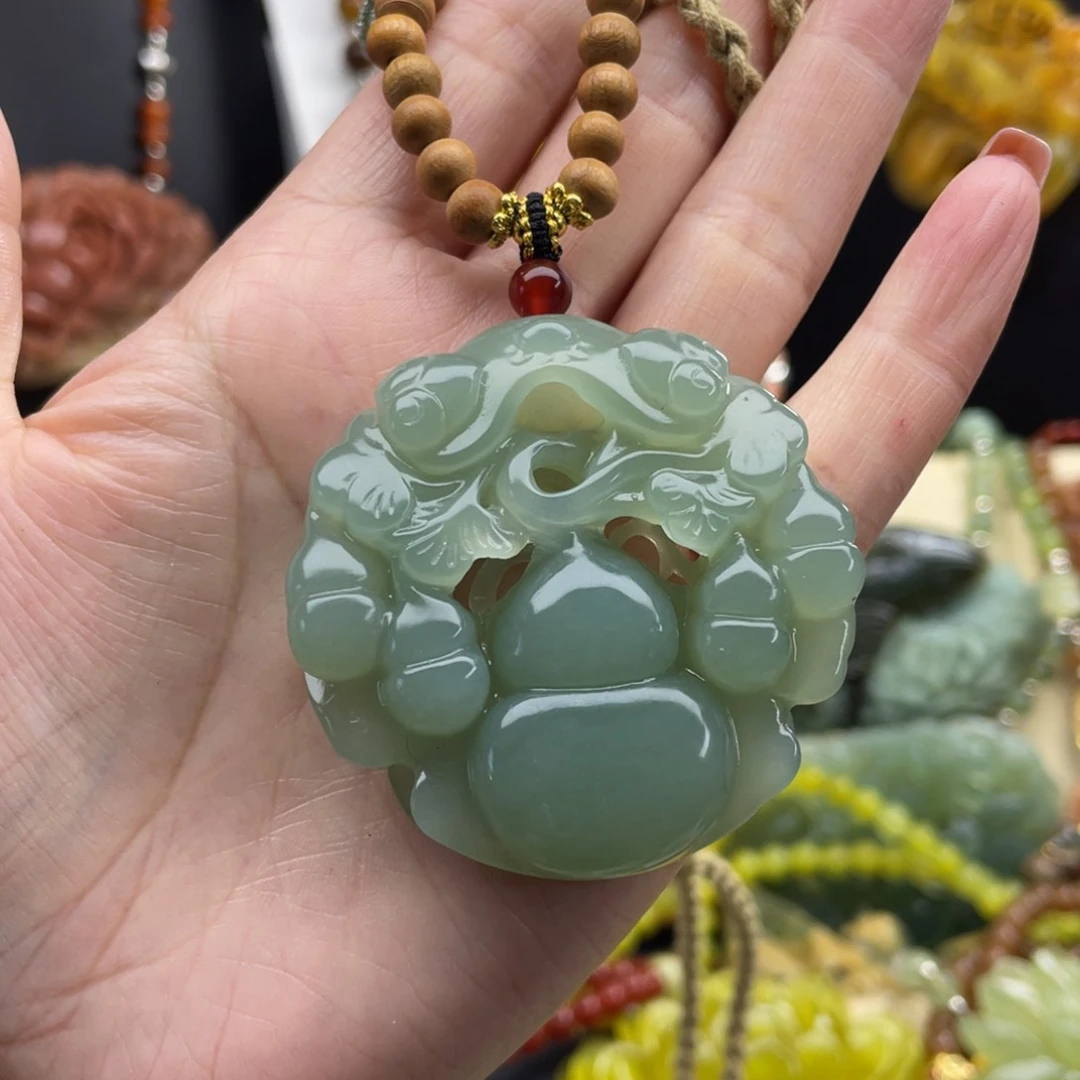 未镶嵌蛇纹石玉颈饰