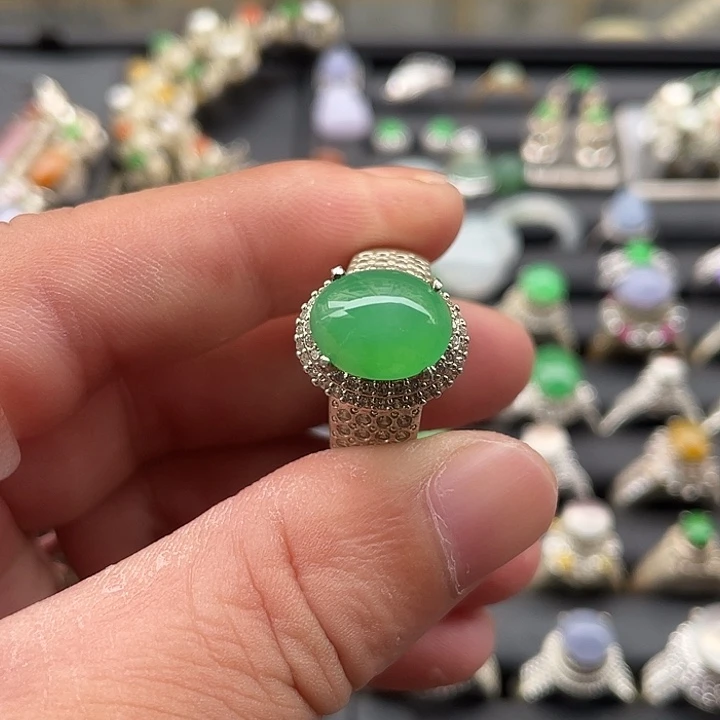 翡翠裸石冰果绿蛋面 铜托