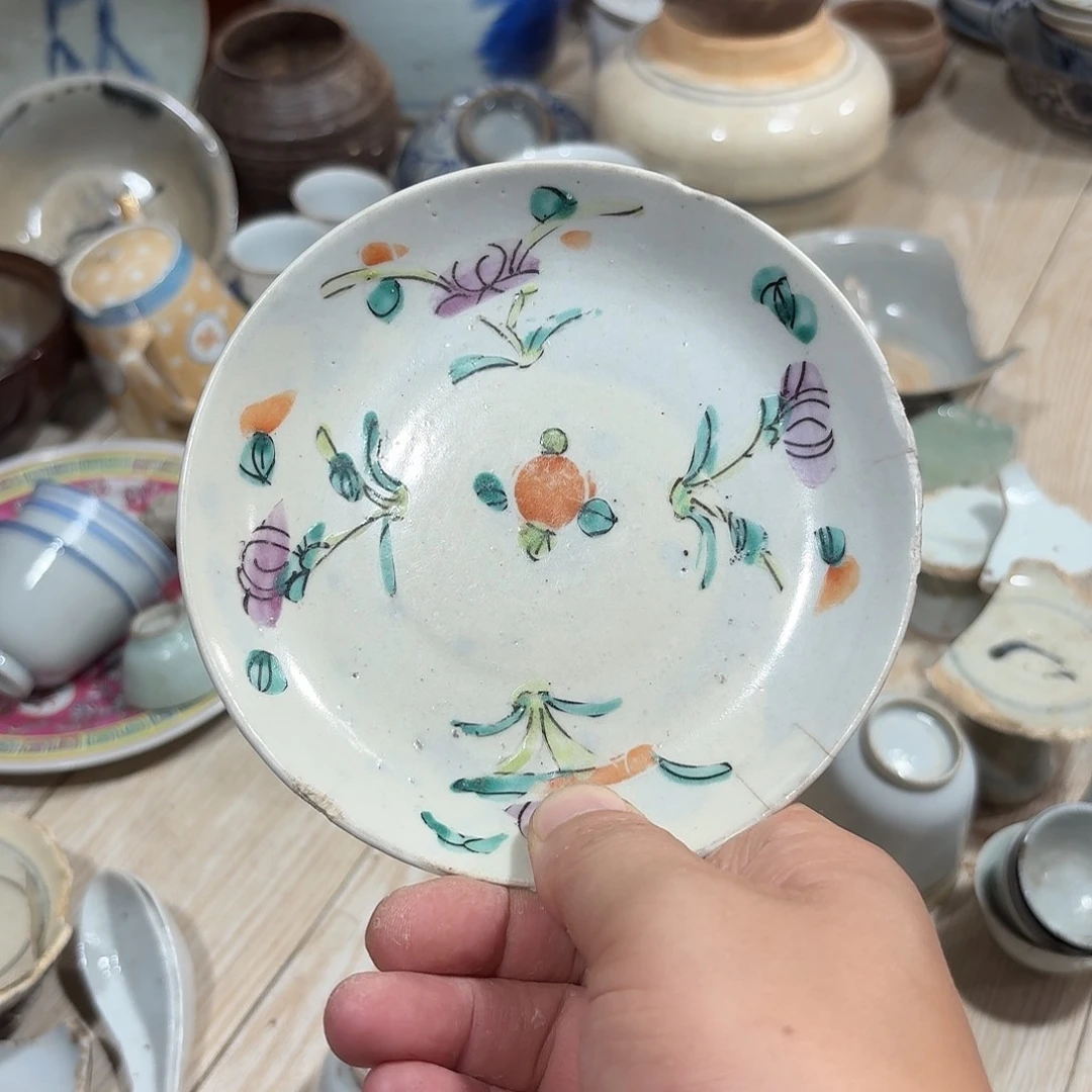 瓷片粉彩小盘，有磕有冲，顺丰包邮
