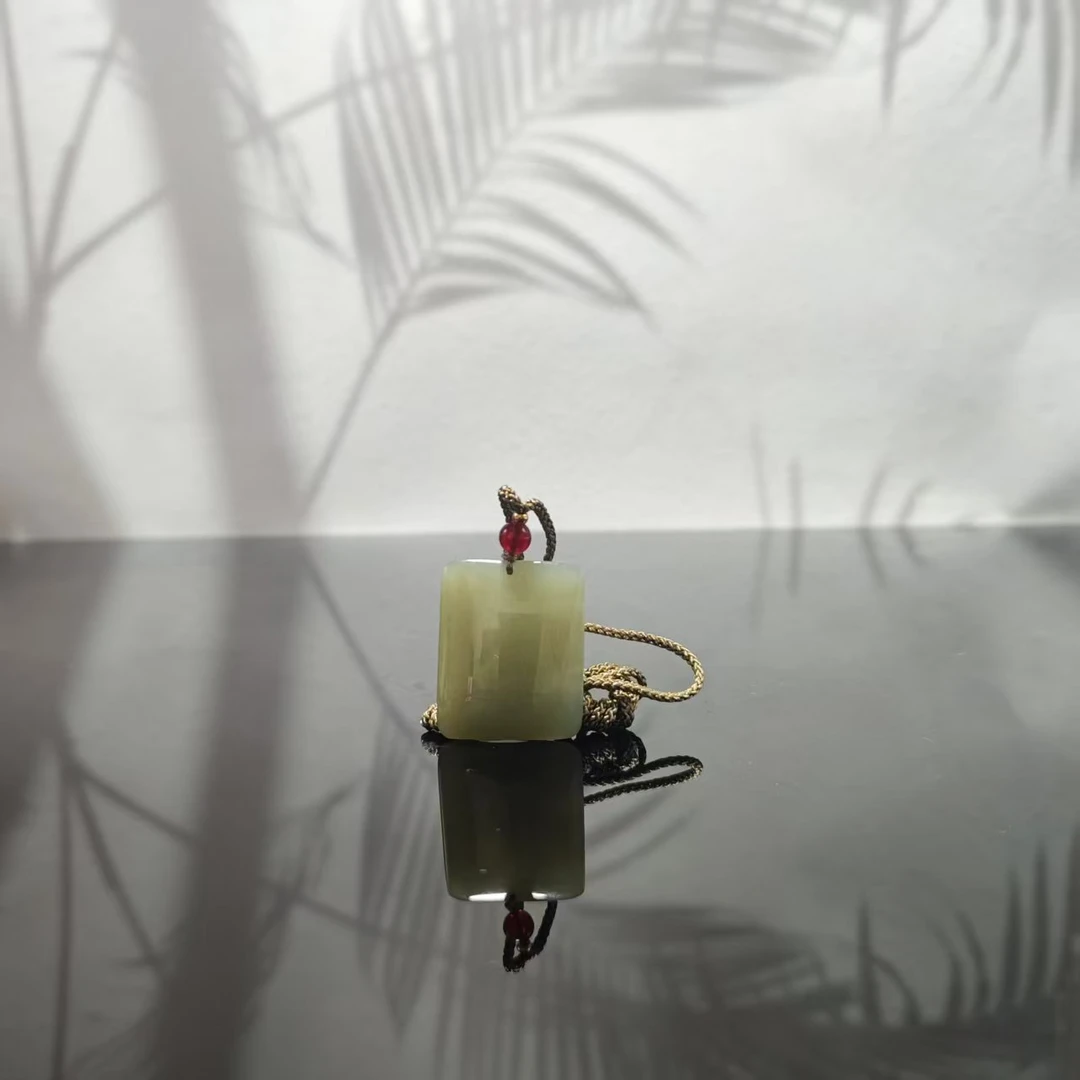 V和田玉无事牌吊坠1518