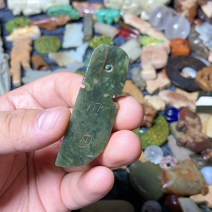 和田玉未镶嵌颈饰200