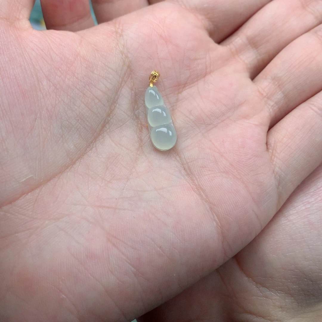 翡翠颈饰18K金镶嵌困***鲤