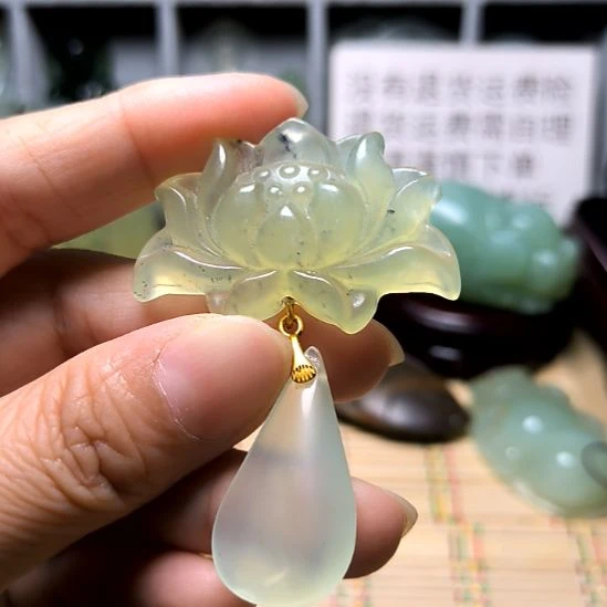未镶嵌蛇纹石玉颈饰