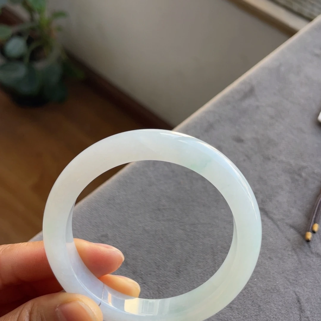 翡翠未镶嵌手镯糯冰