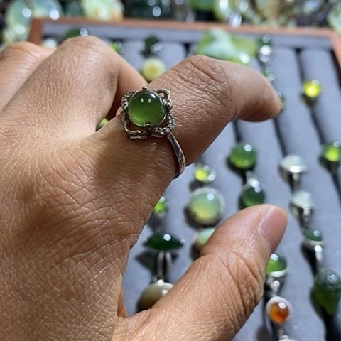 岫玉戒指未镶嵌一个