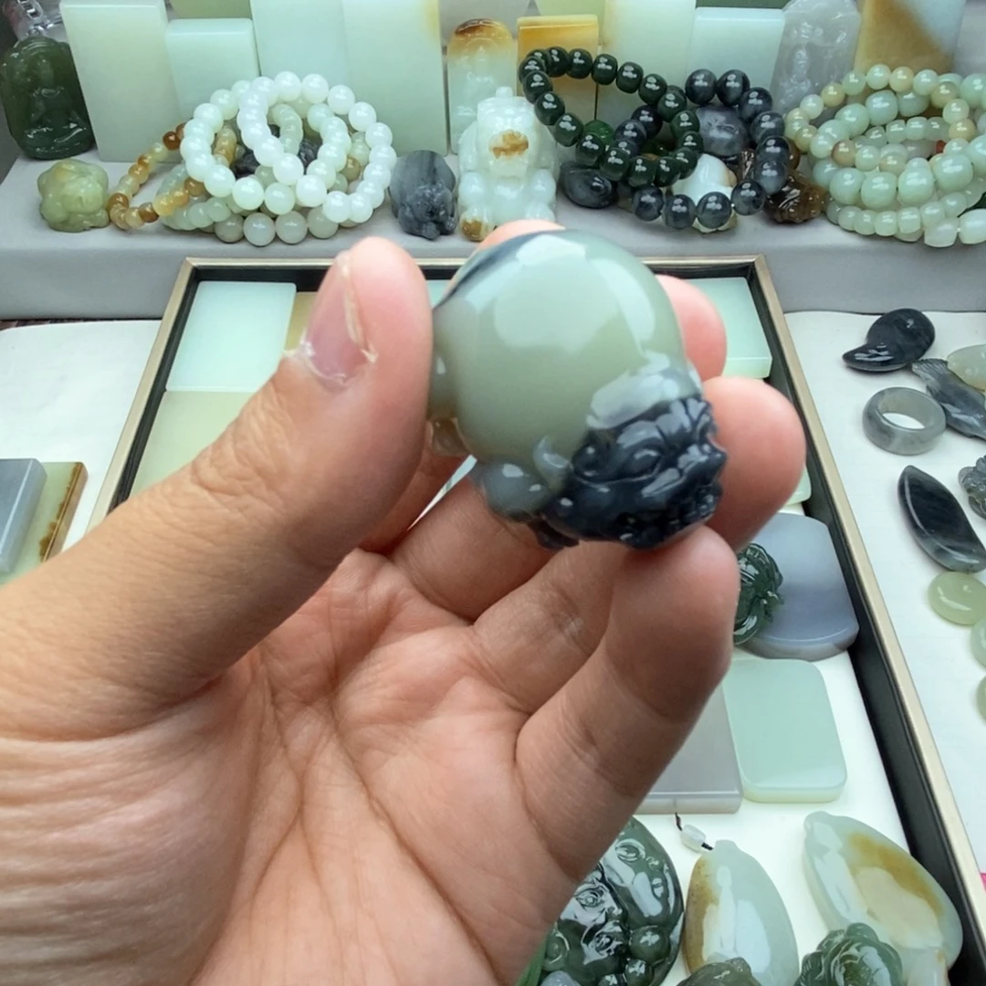 阿***哥颈饰未镶嵌和田玉