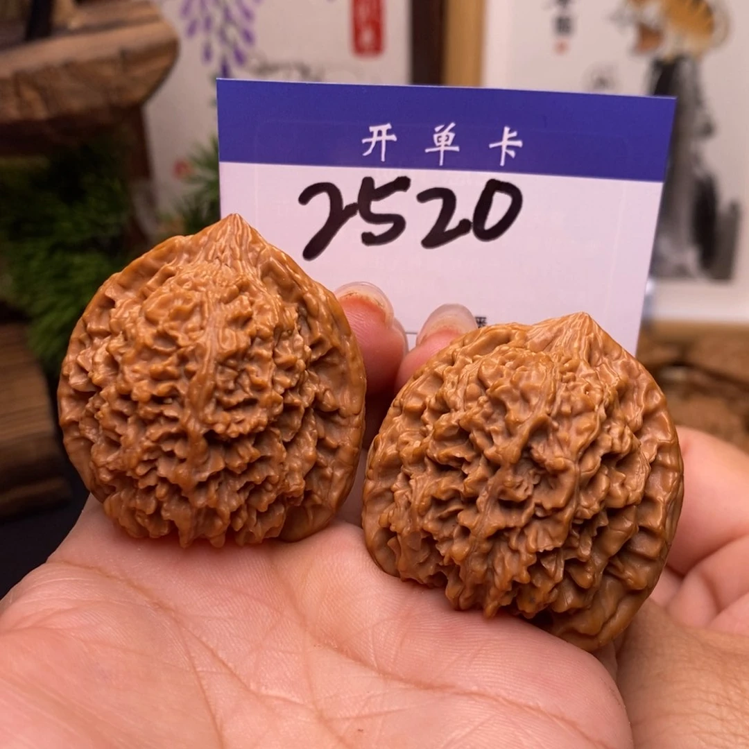 桃核吊坠扫**的满天星。边41。全品。丹