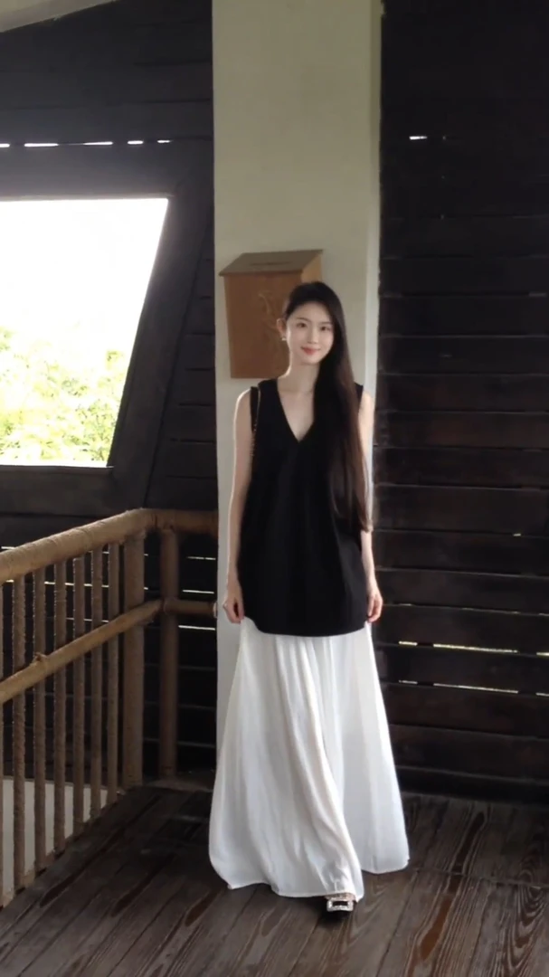 黑色V领无袖上衣女装2025新款夏季外穿宽松减龄显瘦法式半身裙子