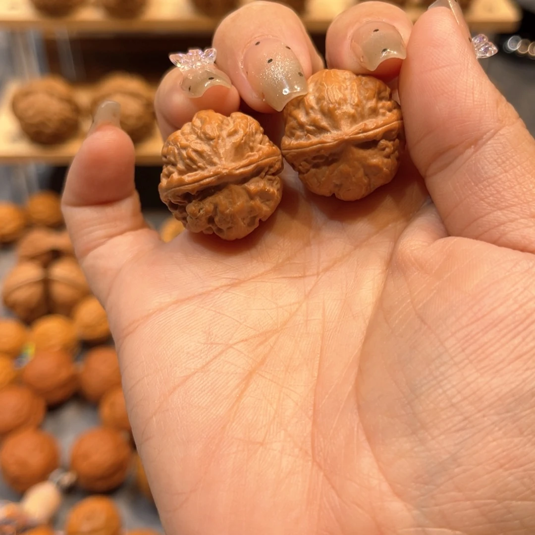 桃核把件小霸王龙八棱