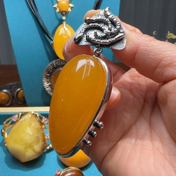 琥珀未镶嵌颈饰波兰设计款琥珀蜜蜡