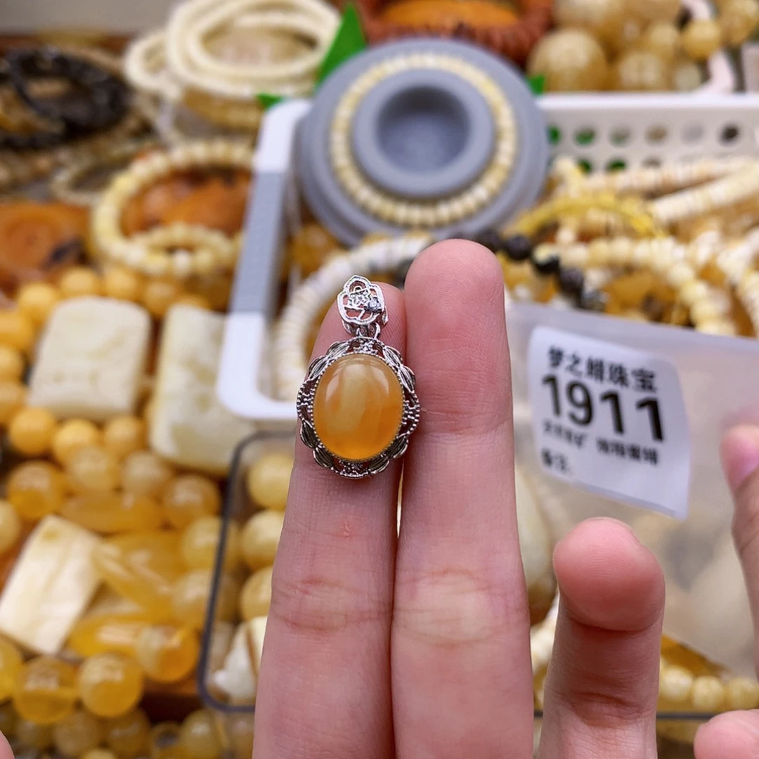 琥珀未镶嵌珠宝奇石