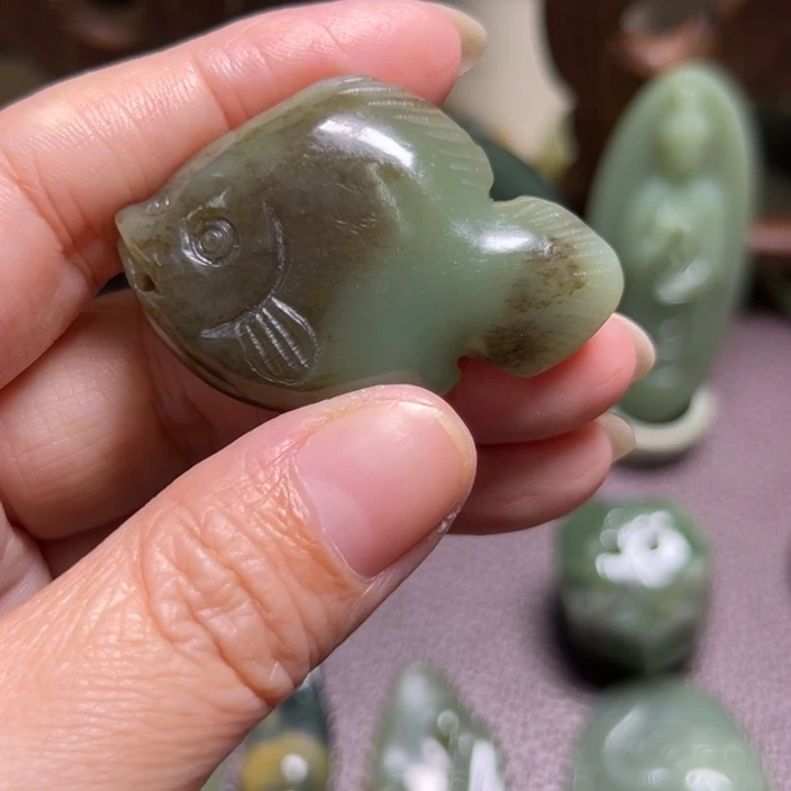 喵***的颈饰未镶嵌岫岩河磨玉（透闪石质玉）