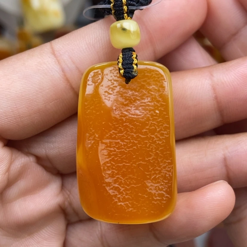 【闪购商品】琥珀颈饰未镶嵌