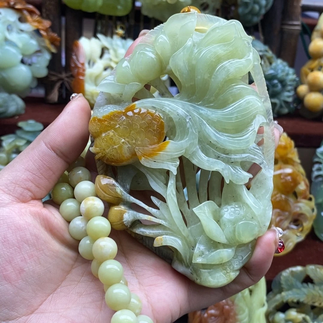 蛇纹石玉颈饰未镶嵌