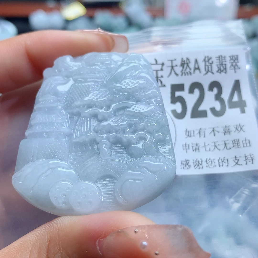 翡翠未镶嵌颈饰，