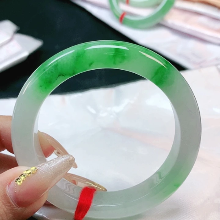 未镶嵌手镯翡翠m****02209
