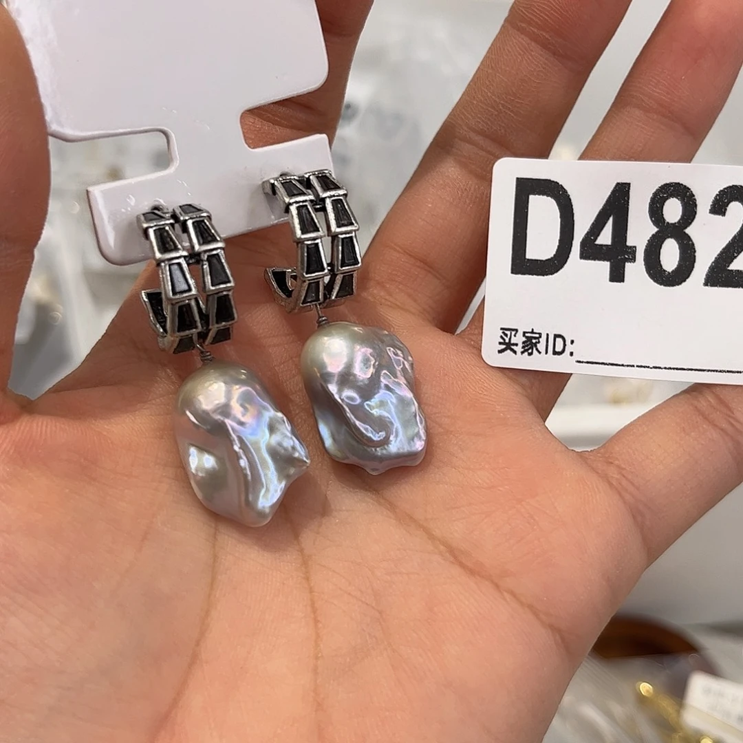 淡水珍珠合金耳饰