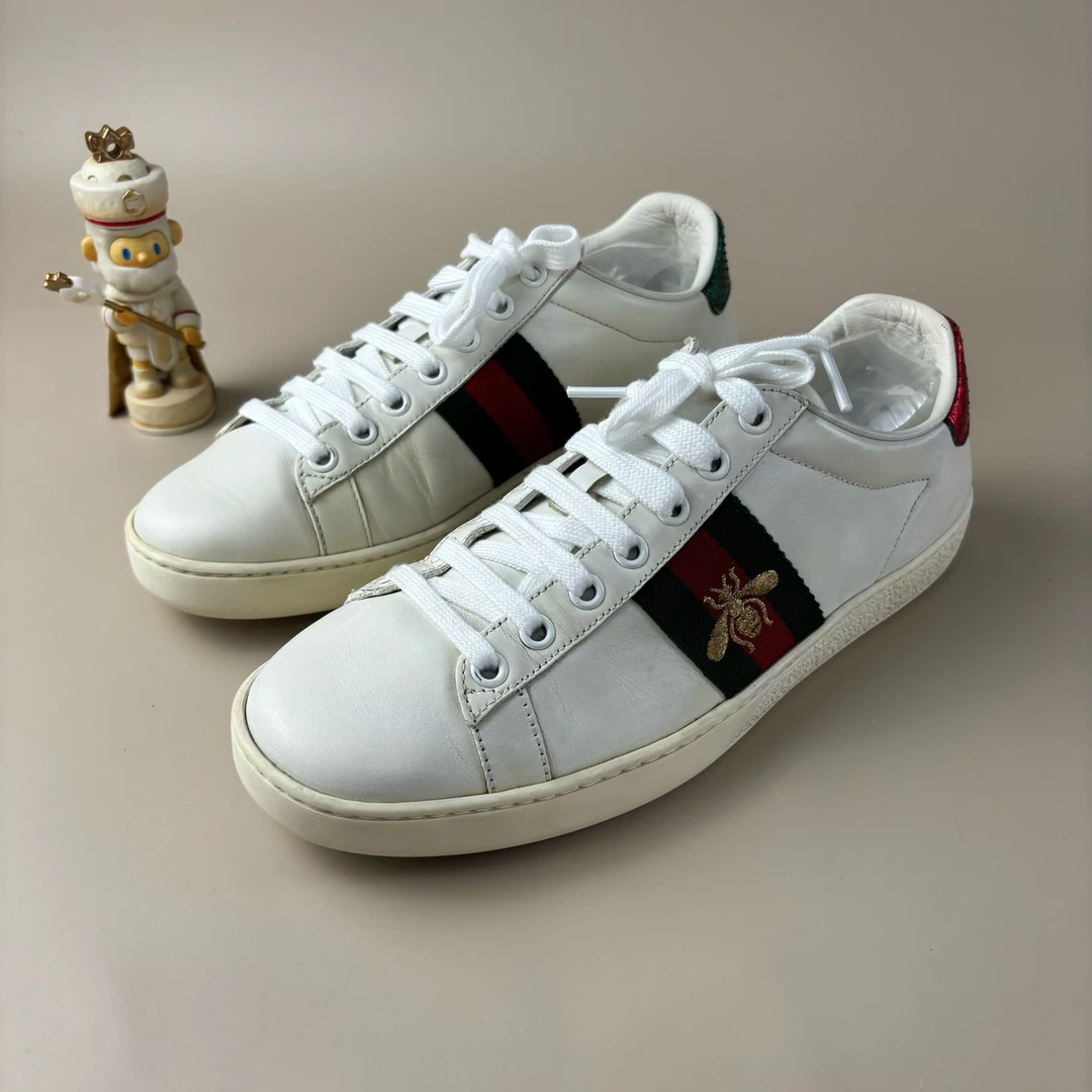 95新 GUCCI/古驰 小蜜蜂刺绣小白鞋 36.5码YLP3133