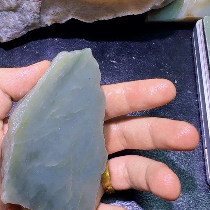 未镶嵌和田玉（糖玉）珠宝半成品