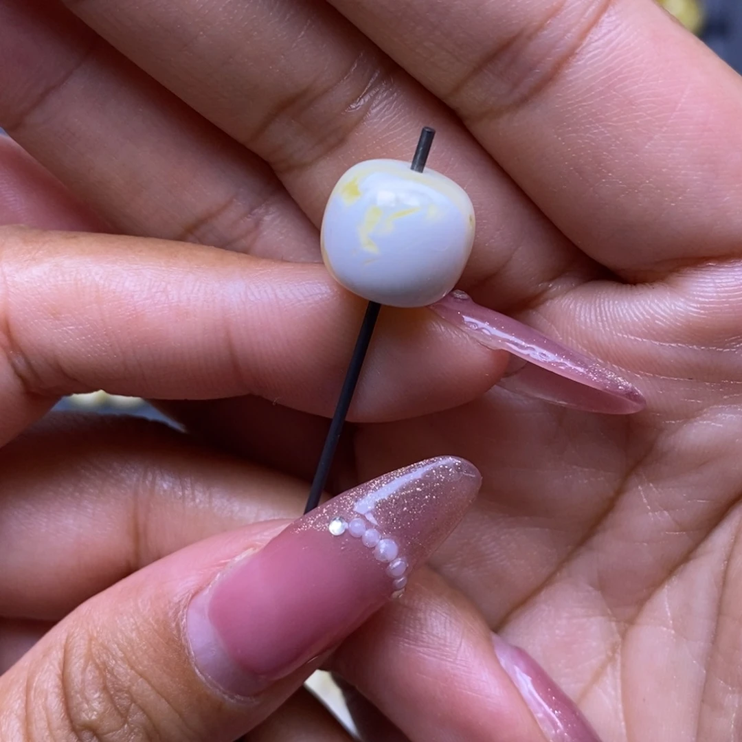 植物珀未镶嵌珠宝奇石瓷白妖花老型12.7*11.2mm