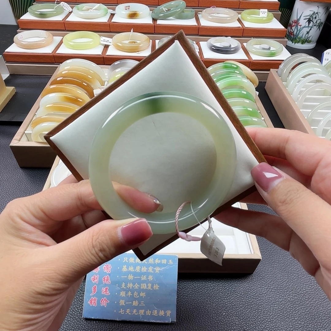 未镶嵌手镯和田玉57