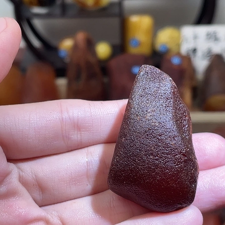 琥珀未镶嵌珠宝奇石吊坠