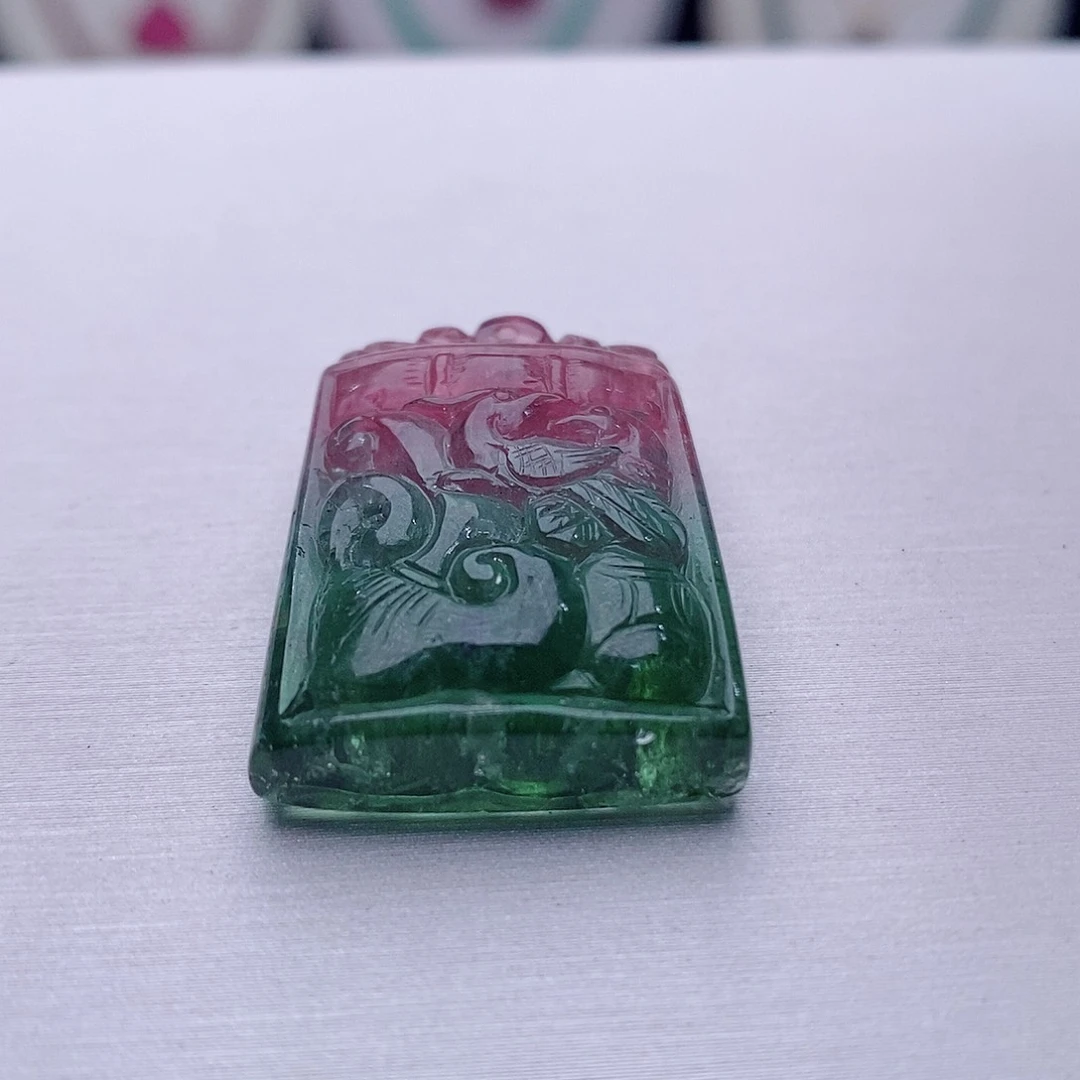 碧玺颈饰未镶嵌碧玺吊坠