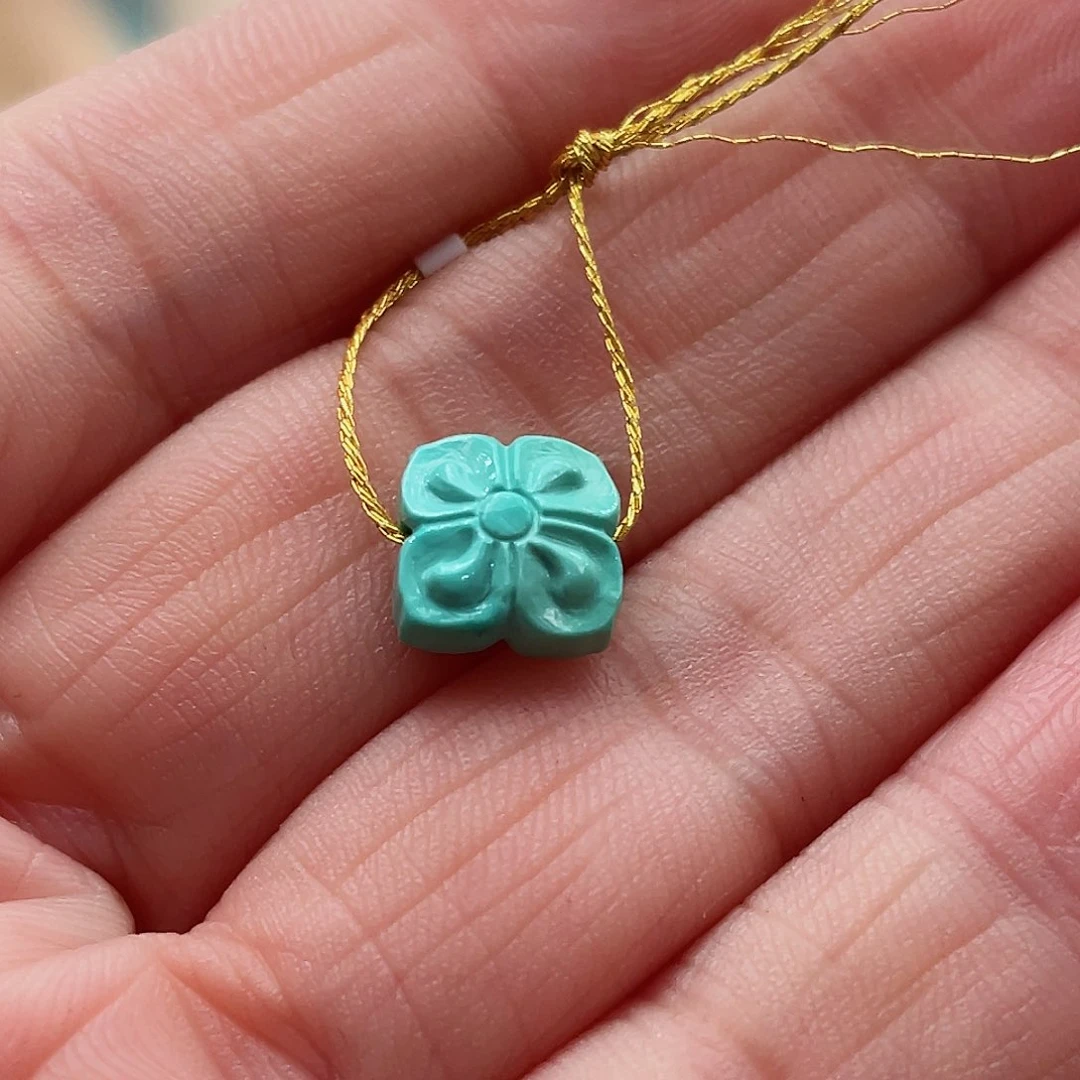 绿松石颈饰未镶嵌