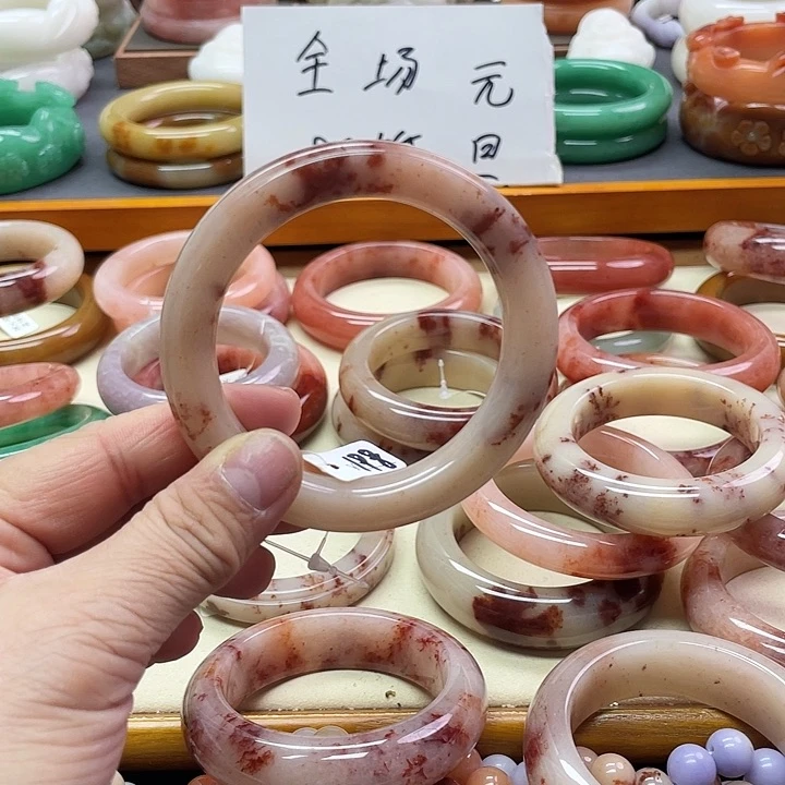 未镶嵌手镯石英质玉