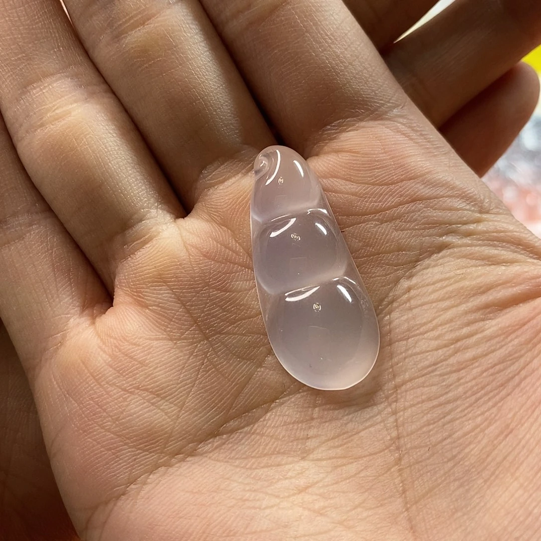 石英质玉未镶嵌颈饰