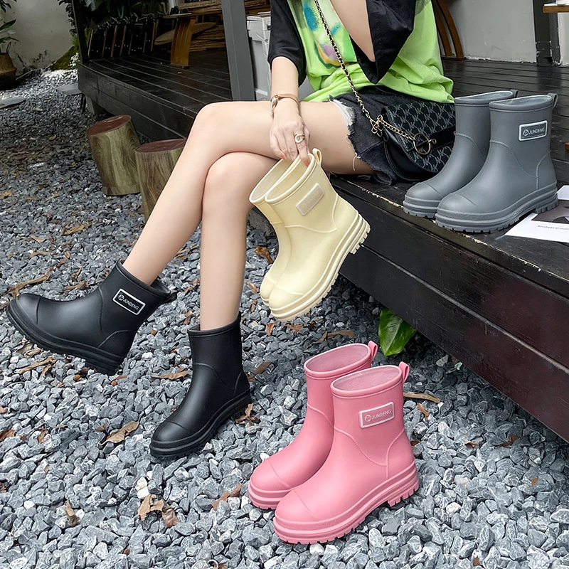 时尚外穿网红女士雨靴女款雨鞋防滑加绒中筒防水鞋成人女式PVC材
