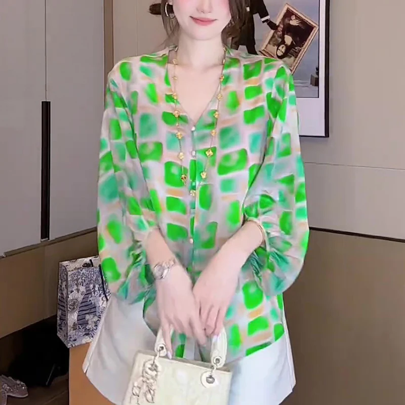 高级气质时尚雪纺衫女春秋新款2025休闲百搭通勤减龄女士V领小衫