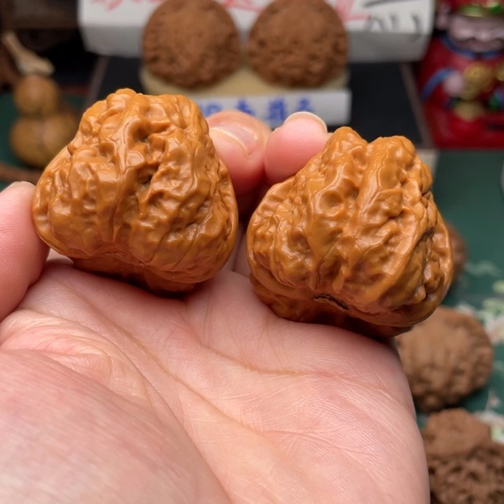 【闪购商品】把件文玩核桃37+边42肚蛤蟆头