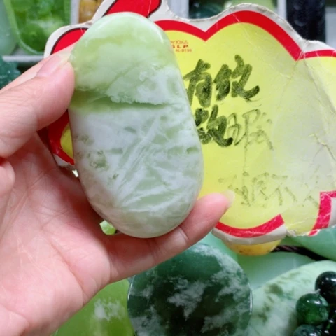 未镶嵌蛇纹石玉手把件