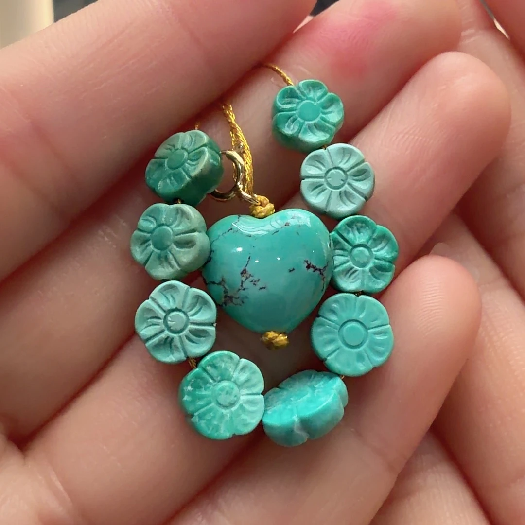 绿松石未镶嵌颈饰