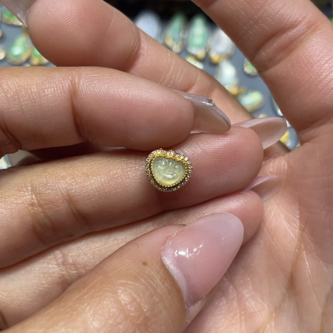 【闪购商品】翡翠吊坠(不含链)18K金镶嵌