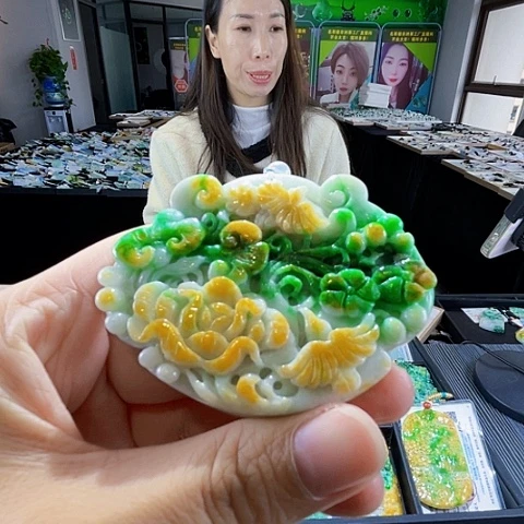 翡翠未镶嵌颈饰翡翠