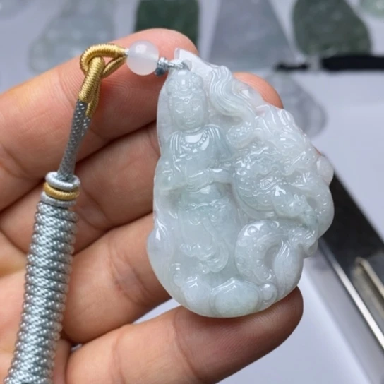 翡翠未镶嵌颈饰翡翠