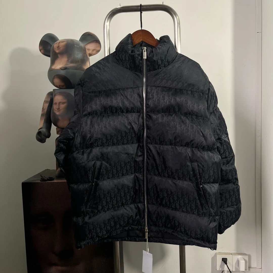 未使用 DIOR/迪奥 黑色满印羽绒服 X1004尺码54 衣长70