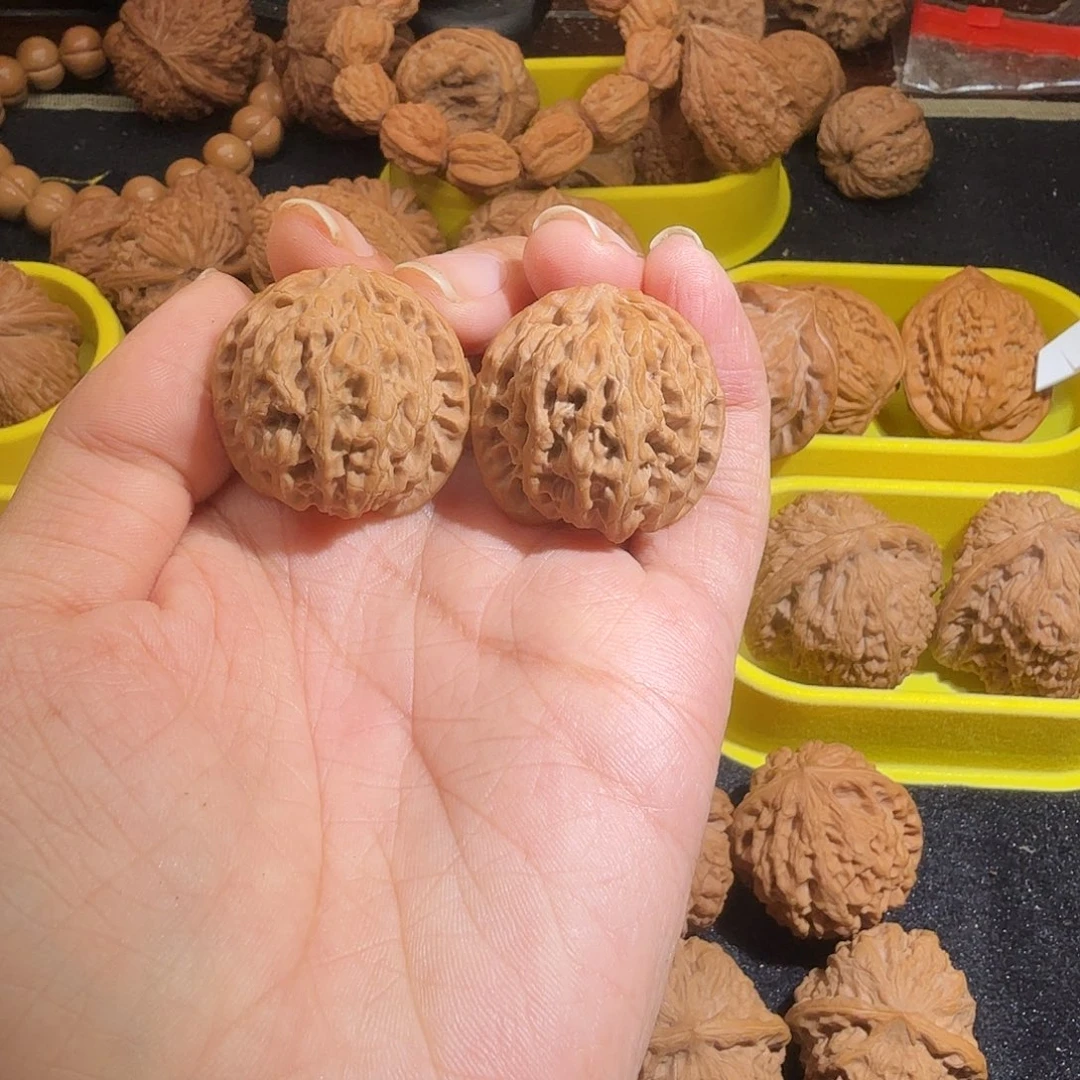 文玩核桃吊坠苹果