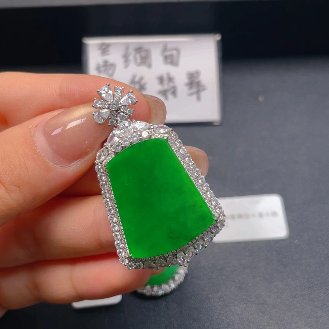 翡翠银S925镶嵌颈饰翡翠