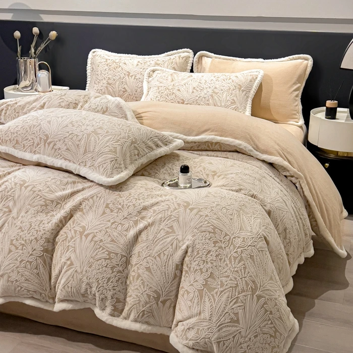 2025秋冬新款法式立体雕花绒兔毛包边加厚机密牛奶绒氛围感四件套