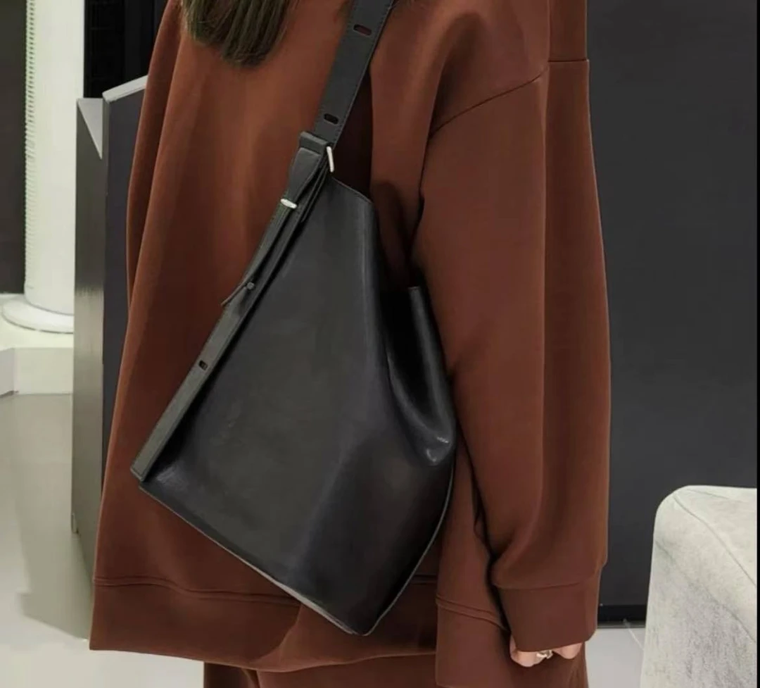 chalan 新款时尚百搭舒适牛皮休闲包24A1007