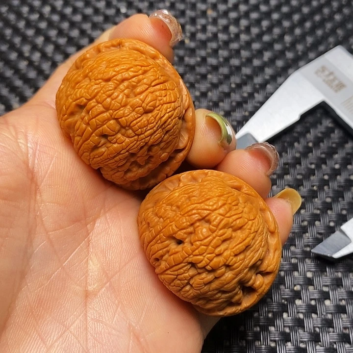 文玩核桃把件秦岭核桃