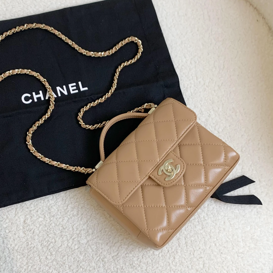 未使用 Chanel/香奈儿 壹臻/24B深奶茶色羊皮口盖包12103421