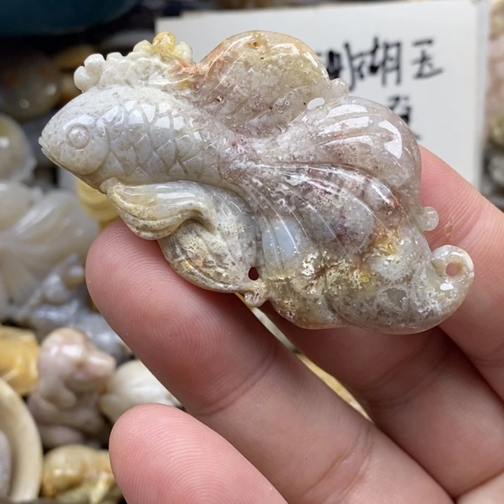 硅化珊瑚（珊瑚玉）未镶嵌颈饰