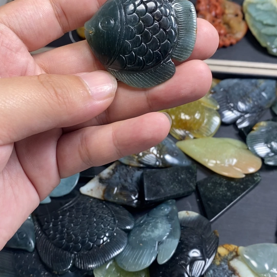 未镶嵌蛇纹石玉吊坠(不含链)