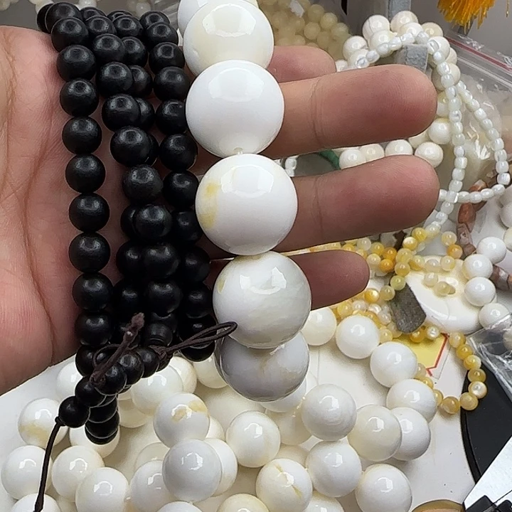 大果紫檀（缅甸花梨）带黄2.0手串12颗