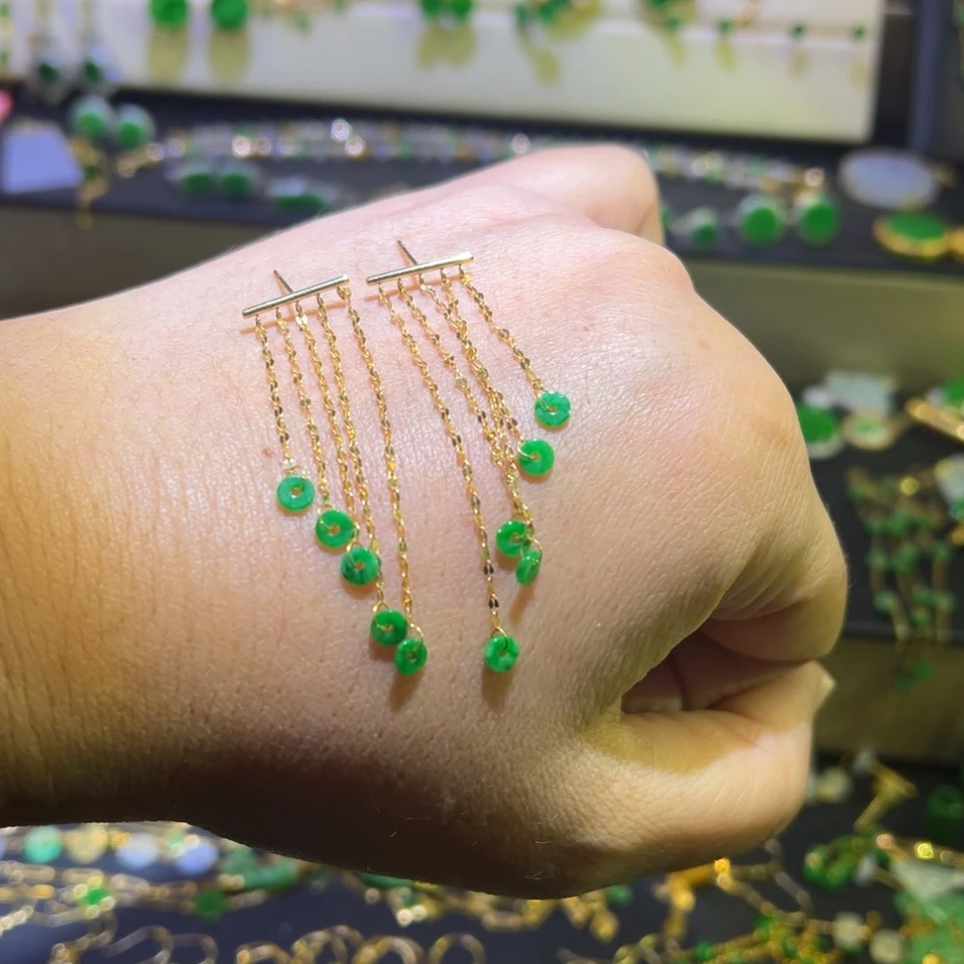 颈饰18K金镶嵌翡翠耳钉